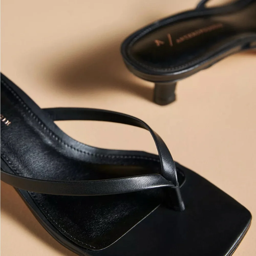NWT Anthropologie Thong Kitten Heels - Picture 1 of 2